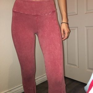 Subtle acid wash leggings🍒
